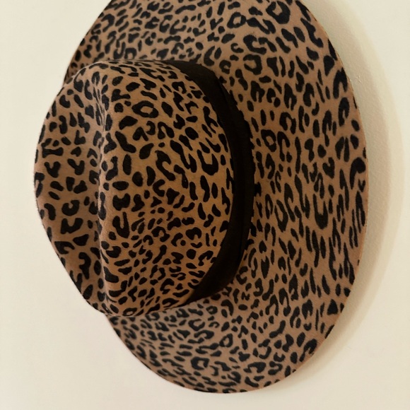 Zara leopard print hat size small - Picture 5 of 9